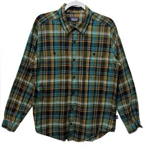PATAGONIA Men’s Organic Cotton Lightweight Flannel Plaid Shirt Size Medium